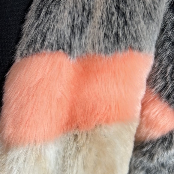 Ladies faux fur jacket - Picture 3 of 5